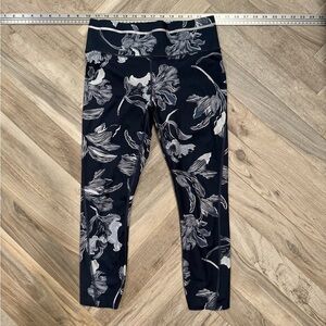 Floral Athleta Sonic Capri Leggings